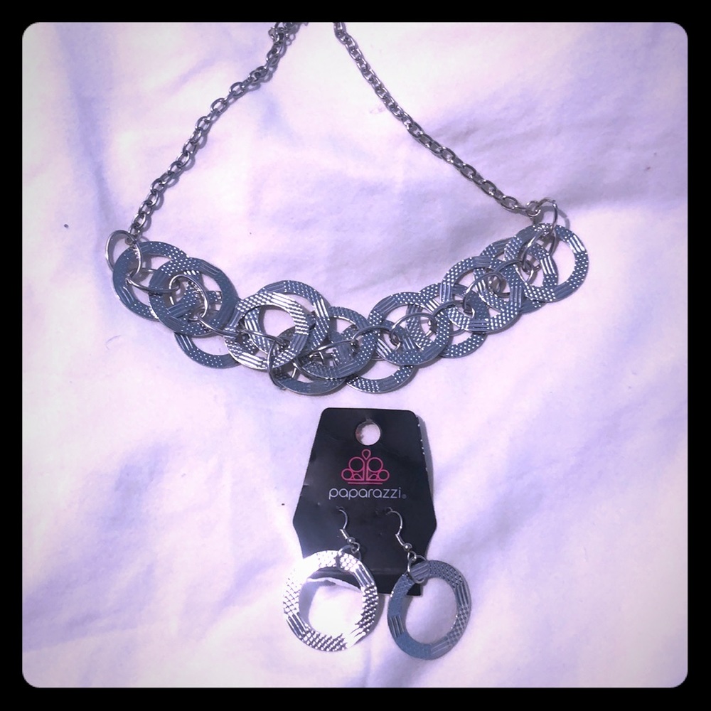 Silver style circle necklace & earrings